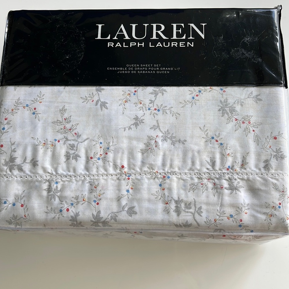 New Ralph Lauren Queen Carolyne Floral Grey Sheet Set. $250.